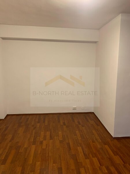 Mall Vitan, apartament 3 camere, 79 mp utili, parcare renovat, bloc reabilitat.