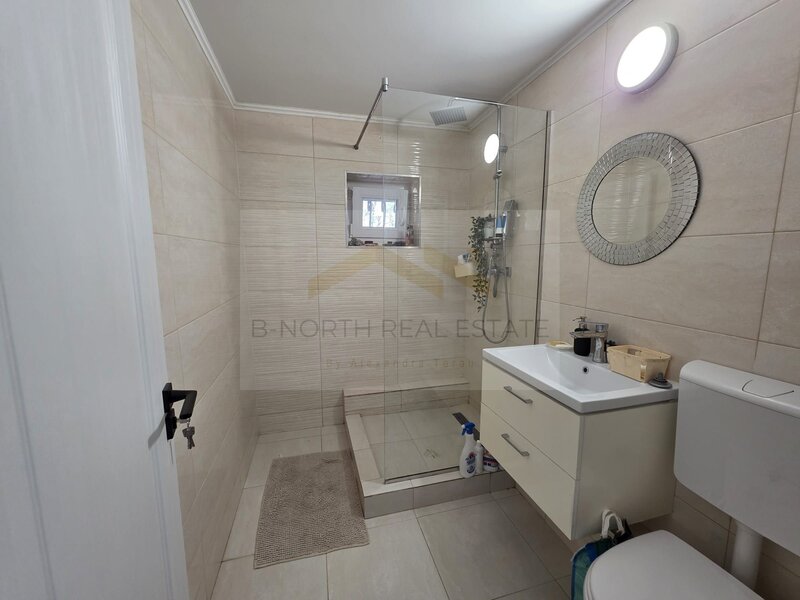 Mall Vitan, apartament 3 camere, 79 mp utili, parcare renovat, bloc reabilitat.
